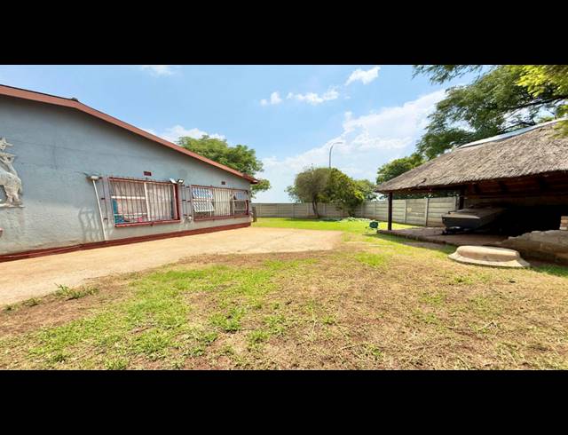 3 BEDROOM FREEHOLD FOR SALE IN MINNEBRON